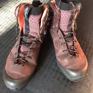 Arc’teryx Bora Mid GTX Hiking Boot
